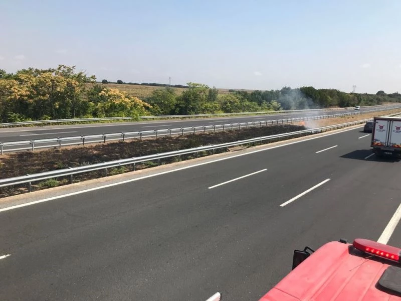 Kırklareli’nde sigara izmaritlerinden otoyolda 1 saate 3 yangın
