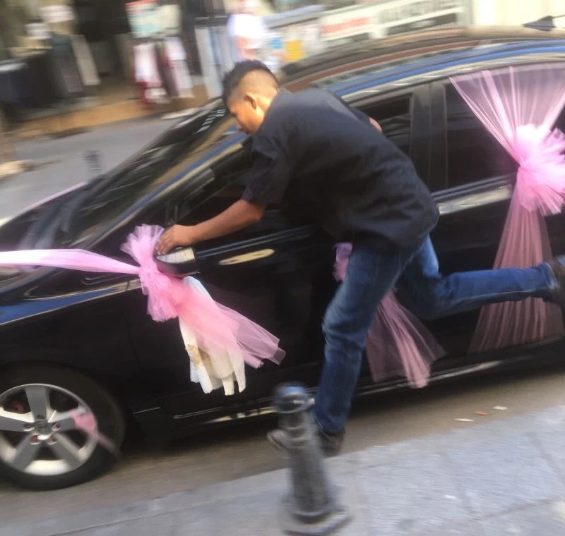 Bahşiş için canını hiçe saydı
