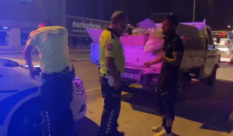 Ehliyetsiz sürücü polise yalvardı
