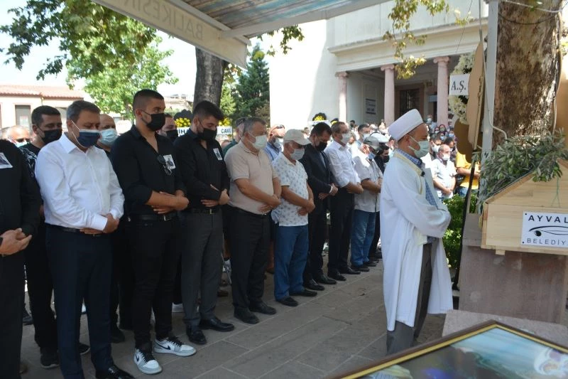 “Zeytinin Babası” gözyaşlarıyla son yolculuğuna uğurlandı
