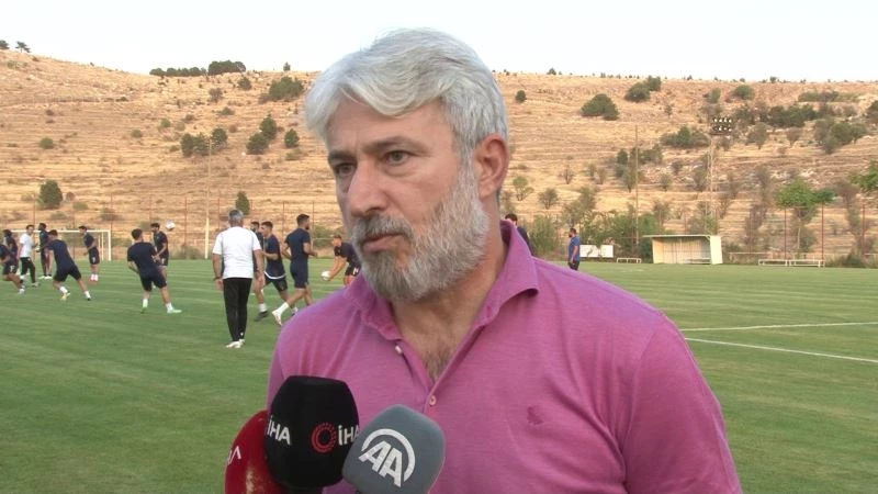 İzzet Erdoğan: “Takımı gençleştirme dönemi geçiriyoruz”
