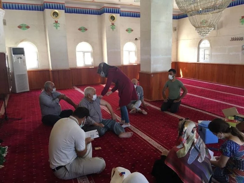 Vali Erinden aşı sağlık ekiplerine teşekkür
