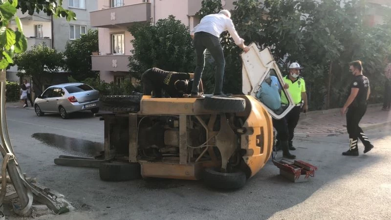 Bilecik’te forklift devrildi, 1 kişi hayatını kaybetti

