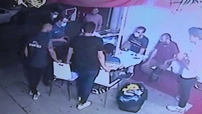  Telefonunu çalan hırsıza üzüldü, üstüne bir de para verdi
