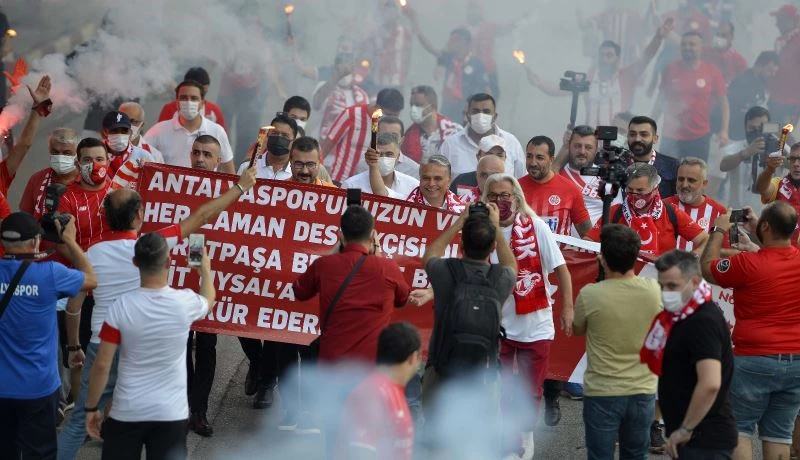 Muratpaşa Belediyesi’nin,Antalyaspor Taraftarı Lokali açıldı
