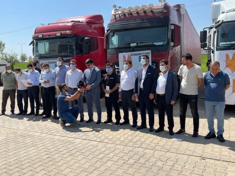 Diyarbakırlı iş adamlarından afet bölgesine 2 tır yardım
