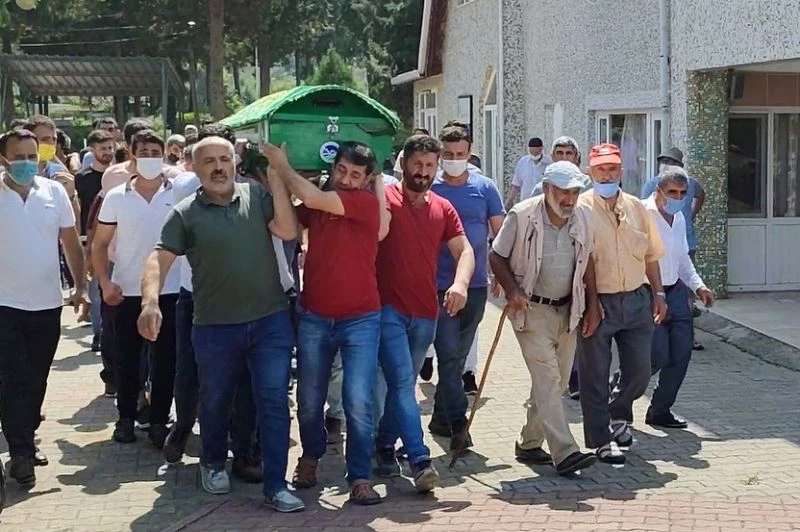 Evden kaçarak girdiği deniz sonu olmuştu, son yolculuğuna uğurlandı
