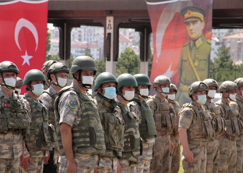 Bakan Akar: “TSK, Afganistan’da üstlendiği görev ve ortaya koyduğu başarısıyla NATO ve uluslararası alanda herkesin sevgi ve övgüsünü kazanmıştır”
