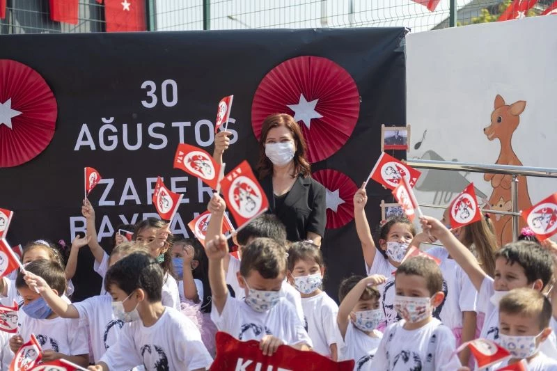 Büyükşehir Belediyesinin kreşlerindeki minik zafer coşkusu yaşadı
