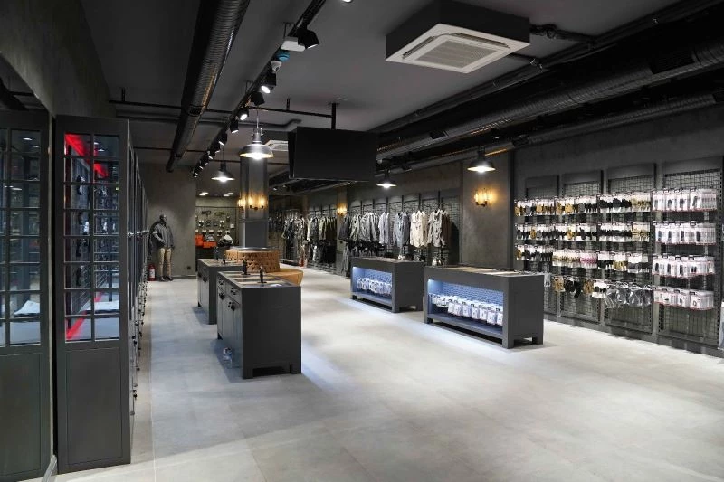 400’den fazla silah aksesuarı bu mağazada
