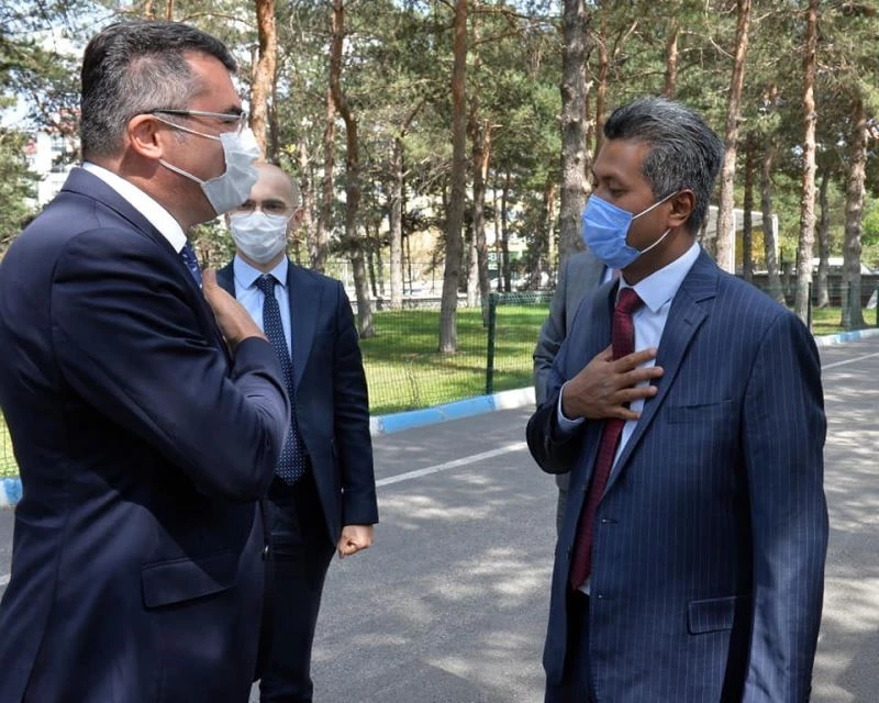 Vali Okay Memiş, Sri Lanka Büyükelçisini ağırladı
