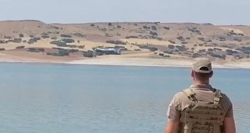 Jandarma nöbet tuttu, yangın söndürme uçağı barajdan su takviyesi yaptı
