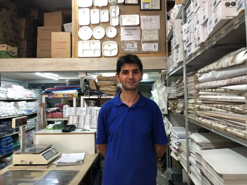 Tek kullanımlık ürünlere yoğun talep esnafın yüzünü güldürdü
