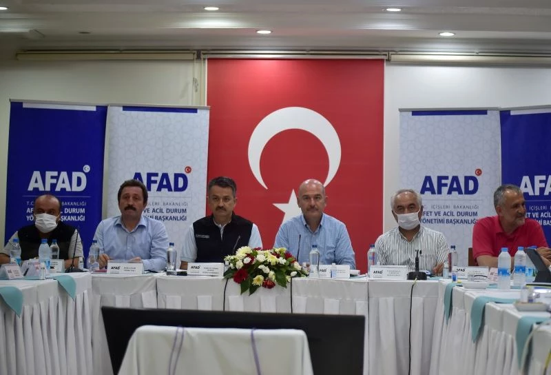 Bakan Soylu ve Pakdemirli orman yangınlarındaki son durumu açıkladı
