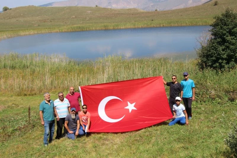 Oltulu doğaseverlerden 30 Ağustos Zafer Bayramı yürüyüşü
