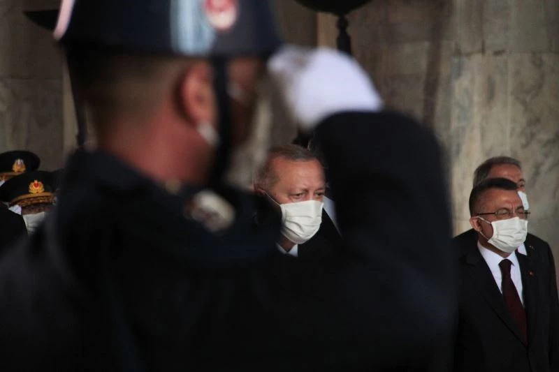 Devlet erkanı Büyük Zafer’in 99’uncu yıl dönümünde Anıtkabir’de
