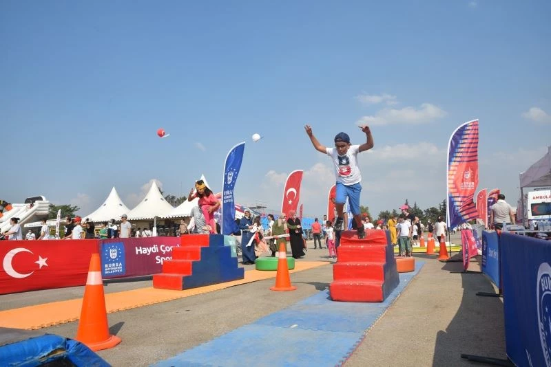 Bursa’da zafer coşkusu uçurtmalarla yaşandı
