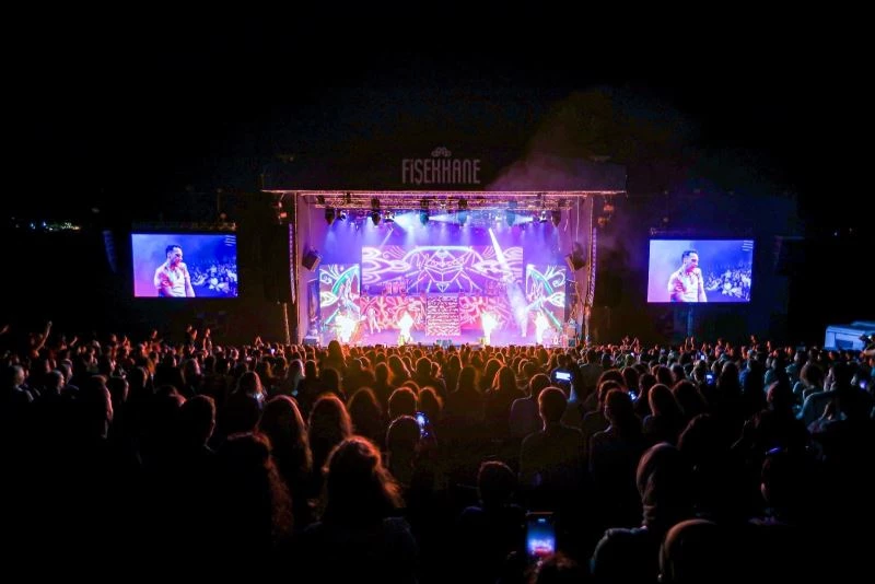 Edis, Fişekhane Deniz Konserleri’nde sevenleriyle buluştu
