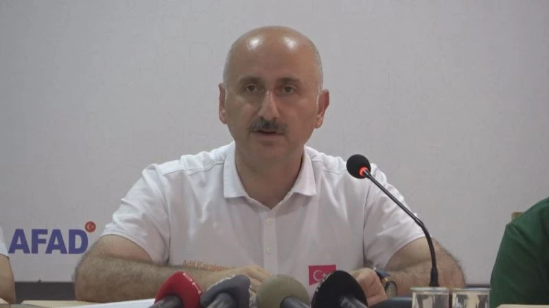 Bakan Karaismailoğlu: “Kastamonu, Bartın ve Sinop’ta 200 kilometrenin üzerinde yolda hasarları tamamen giderdik”
