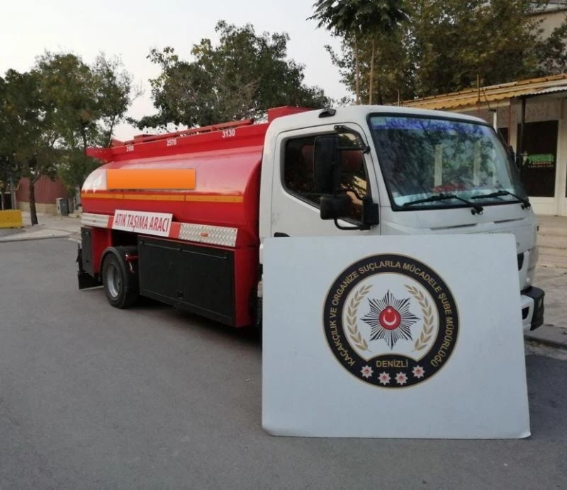 Atık taşıma aracından litrelerce kaçak akaryakıt çıktı
