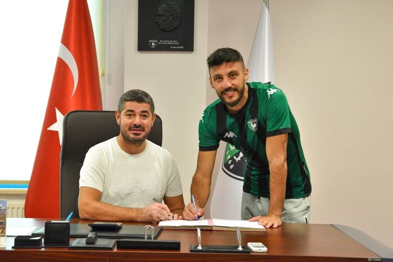 Hakan Çinemre, Denizlispor ile 2 yıllık imzaladı
