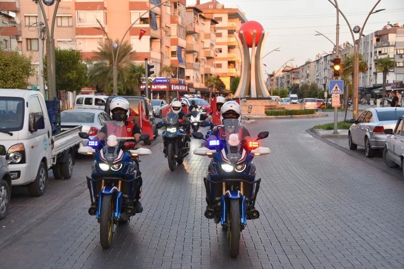 Salihli’de Zafer Bayramı korteji
