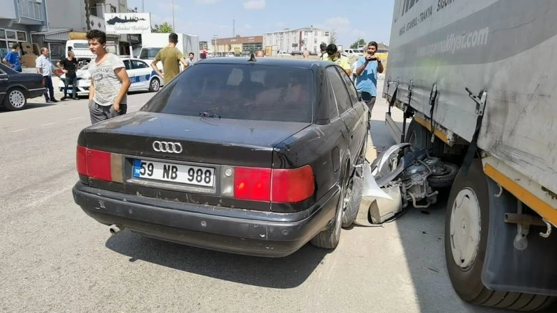 Motosiklet parçalara ayrıldı: 1 yaralı
