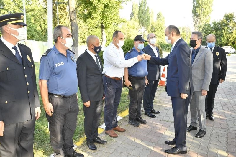 Vali Canalp, İl Emniyet Müdürlüğü rütbe terfi törenine katıldı
