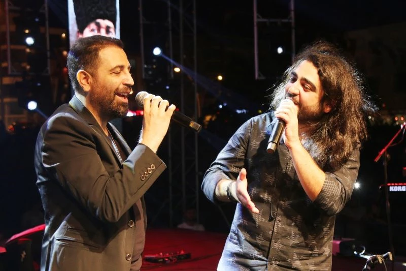 Atakum’da zafer coşkusu: Selçuk Balcı ve İsmail Altunsaray konseri
