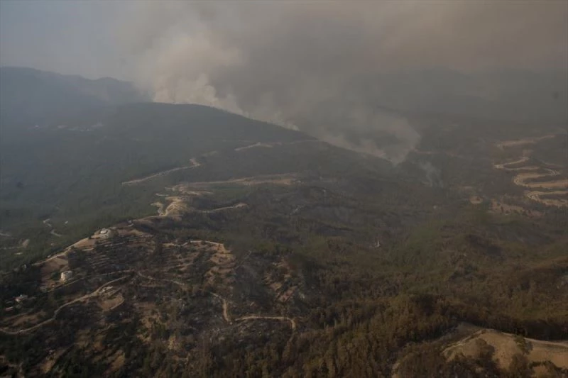 Orman yangınlarıyla mücadelede uçaklar da önemli rol üstleniyor