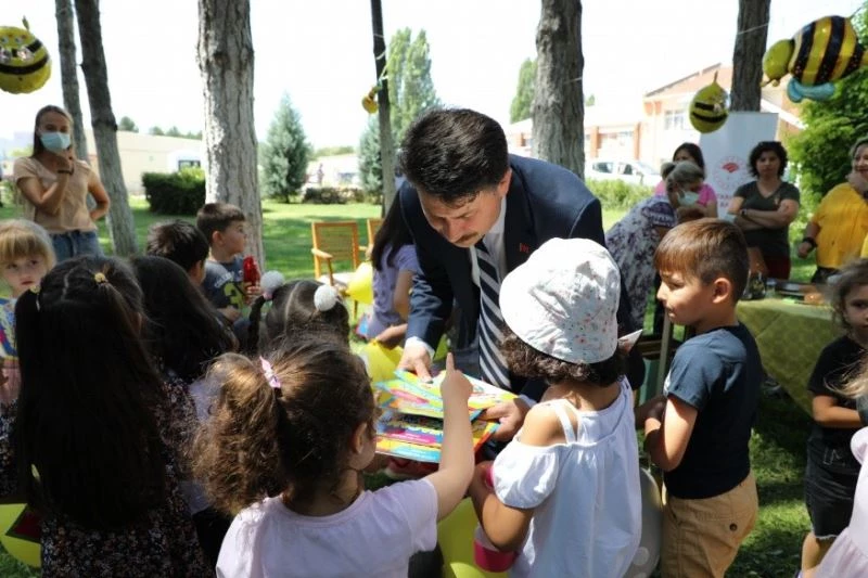 Çocuklar ve arılar “Bal Yapan Çocuklarımız” etkinliğinde buluştu
