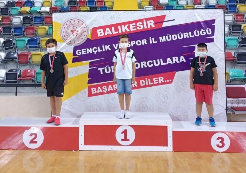 Erdekli Gökay, satrançta Balıkesir il birincisi
