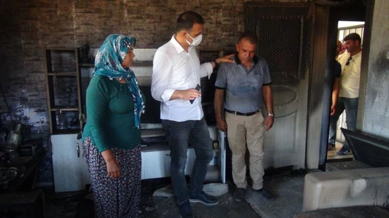 Silifke Belediye Başkanı Sadık Altunok, orman yangınında evleri zarar görenleri ziyaret etti