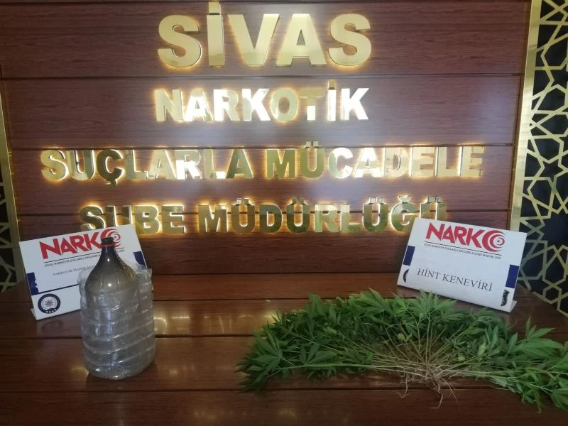 Uyuşturucu etkisinde araç kullanması pahalıya patladı
