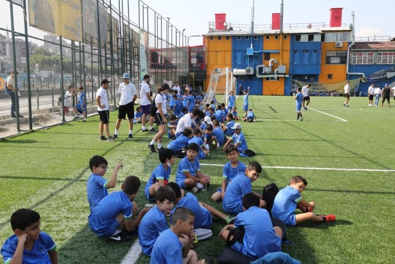 Eyüpsultanlı miniklerin futbol turnuvası heyecanı
