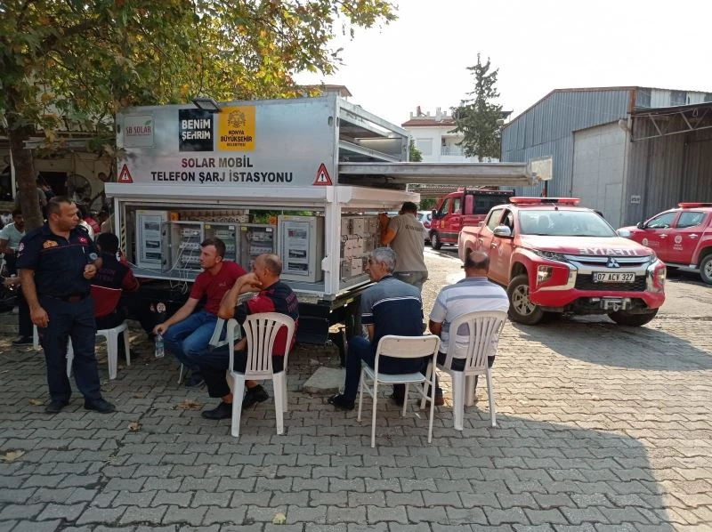 Konya Büyükşehir Manavgat’a solar mobil telefon şarj istasyonu kurdu
