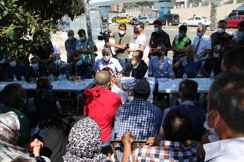 Vali Yırık, Mustafapaşa Mahallesi’nde hak sahipleri ile bir araya geldi
