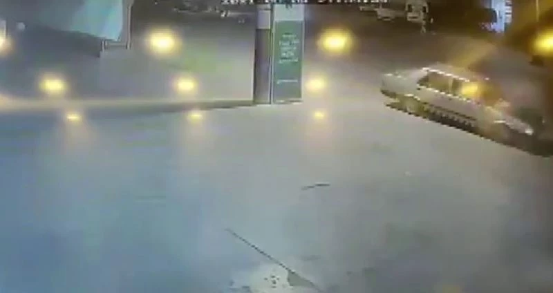 Drift yapması pahalıya patladı, drift anları kameraya yansıdı
