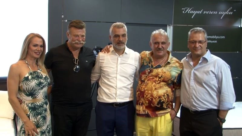 Ünlü isimlerden ve mobilya fuarında yanan ormanlar için destek
