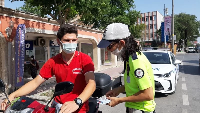 Edirne’de motosiklet sürücülerine “Kaskınla yol ver hayata” sloganıyla denetim
