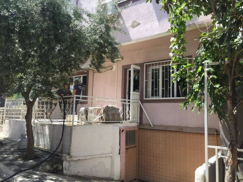 Yanan ocakta unutulan plastik tabak evi yaktı
