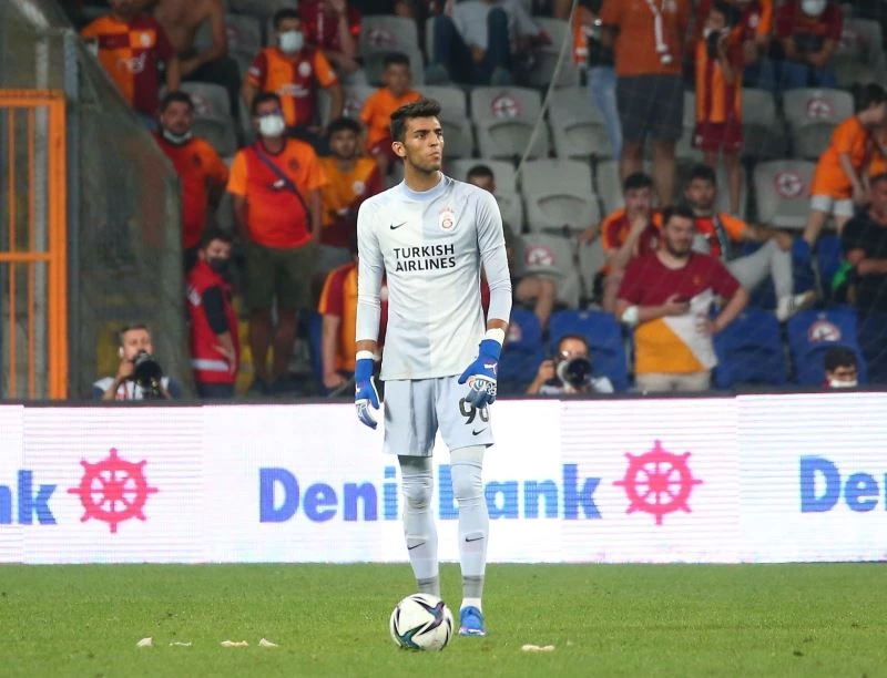 Berk Balaban ilk kez resmi maçta görev aldı
