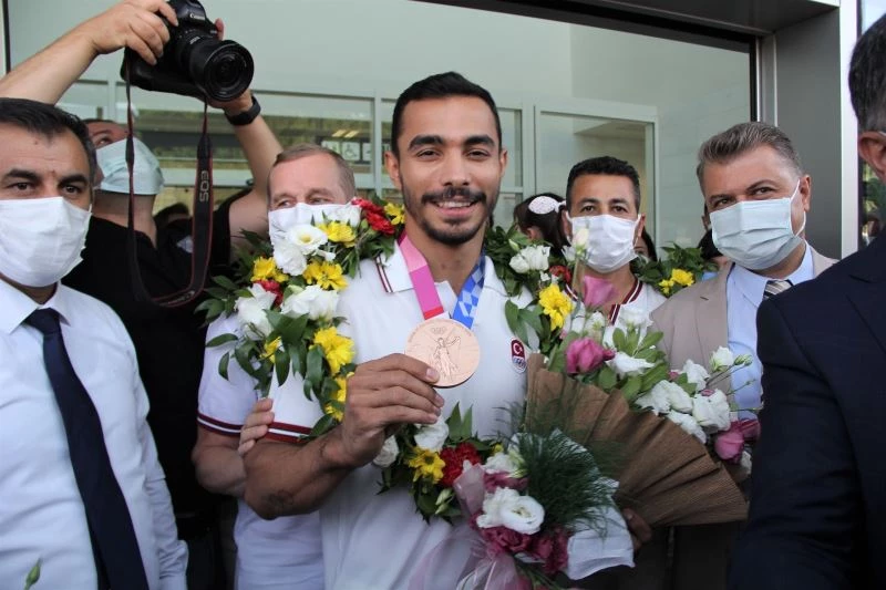 Ferhat Arıcan’a İzmir’de coşkulu karşılama
