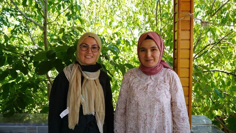 Kahramanmaraşlı Gamze, Türkiye’de işitme engelli ilk matematik öğretmeni oldu
