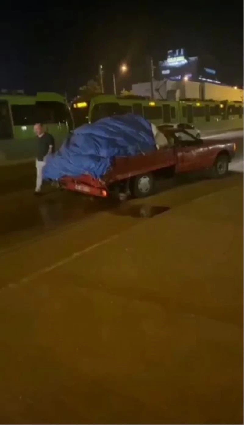 Bursa’da yola saçılan karpuzlar kazaya sebep oldu
