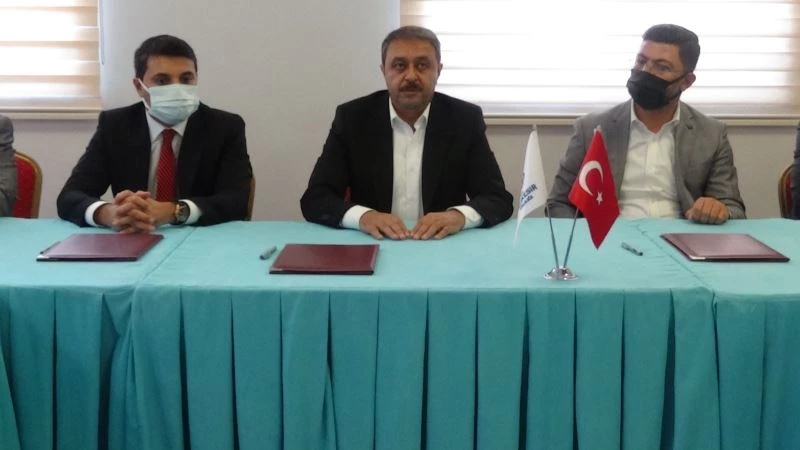 Vali Hasan Şıldak “Sırası gelen bütün vatandaşlarımızı aşı olmaya davet ediyoruz.”
