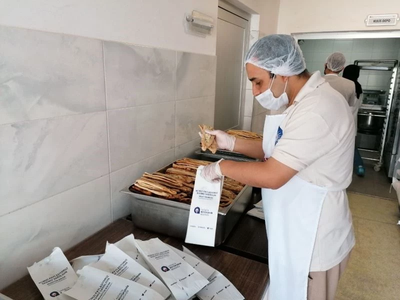 Afet bölgesine pideler özel bireylerden
