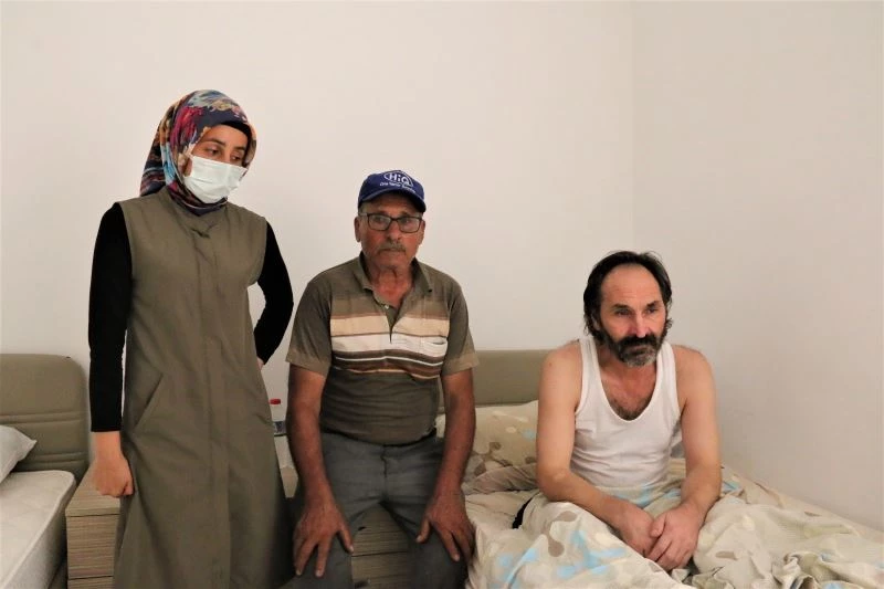 Yanarak hayatını kaybettiğini düşündüler, günler sonra gözyaşları içerisinde kavuştular
