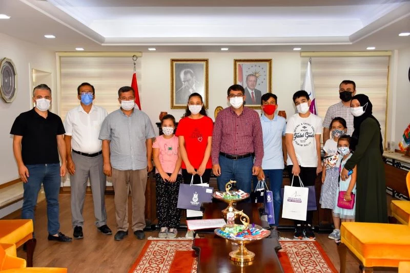 Başkan Çelik ŞEGEM’in LGS şampiyonlarını ödüllendirdi
