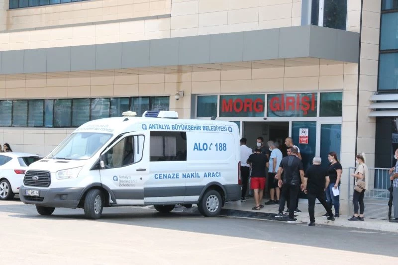 Dağlık alanda cesedi bulunan üniversite öğrencisi gencin cenazesini amcası teslim aldı
